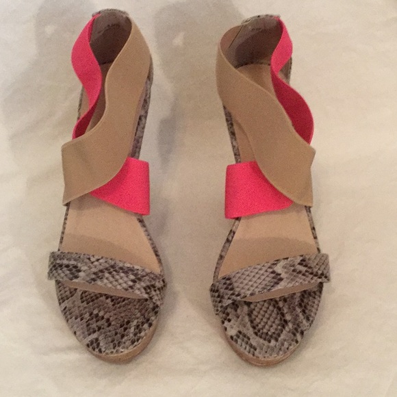 Snakeskin and neon platform sandals - Picture 2 of 7